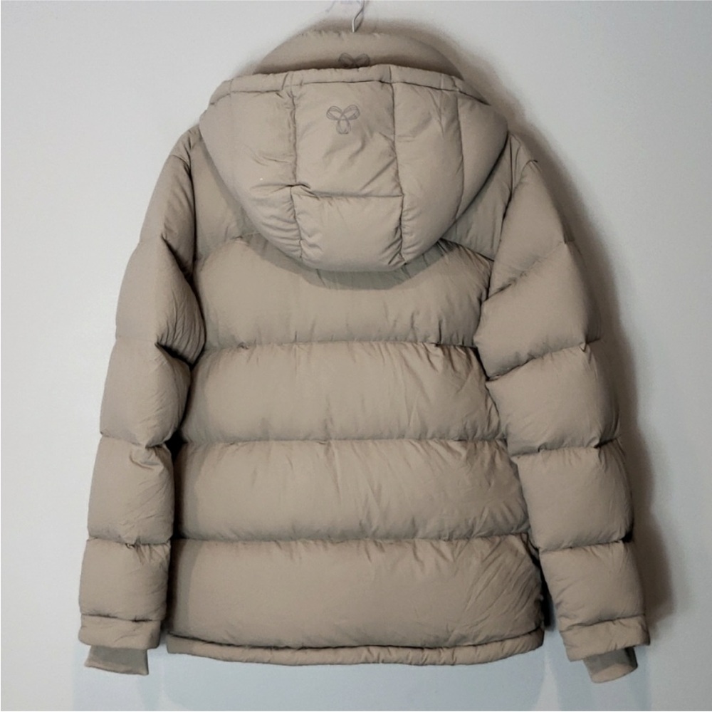 TnA The Super Puff Goose Down Aritzia Womens
Small Outerwear Coat - Picture 5 of 12